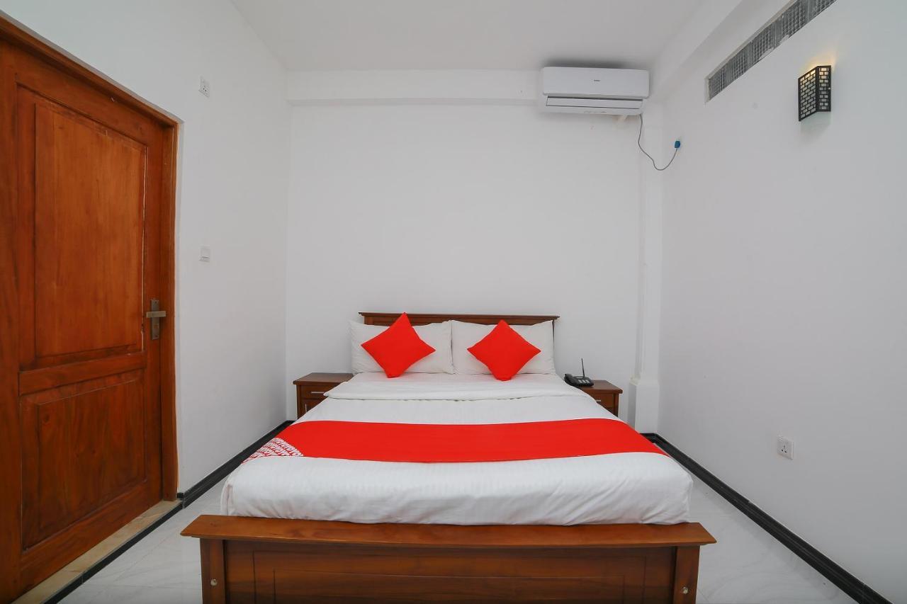 Oyo 278 Hotel Rivelka Kundasale Ngoại thất bức ảnh