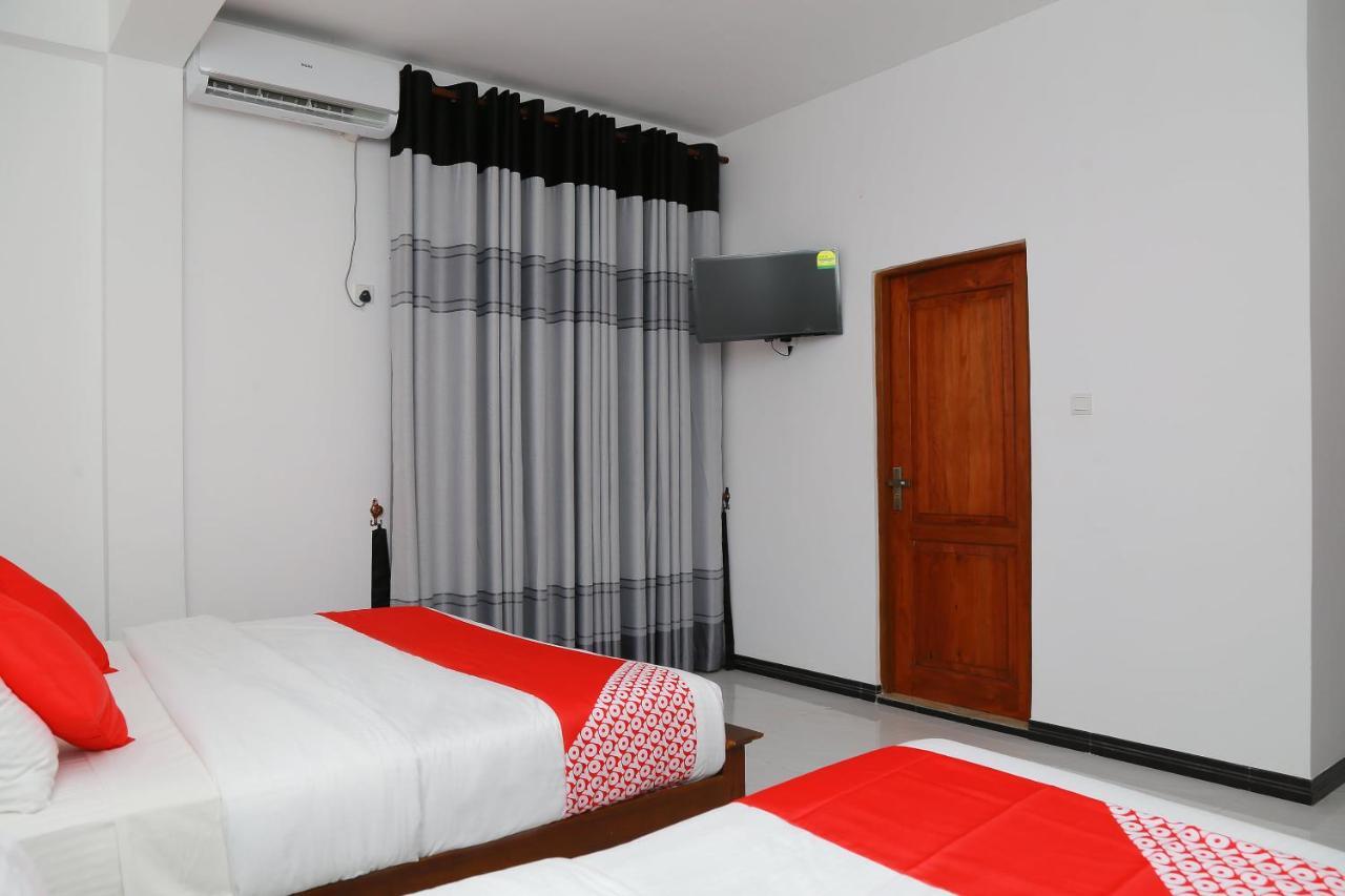 Oyo 278 Hotel Rivelka Kundasale Ngoại thất bức ảnh