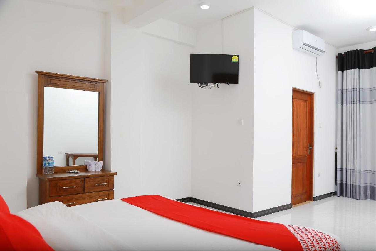 Oyo 278 Hotel Rivelka Kundasale Ngoại thất bức ảnh